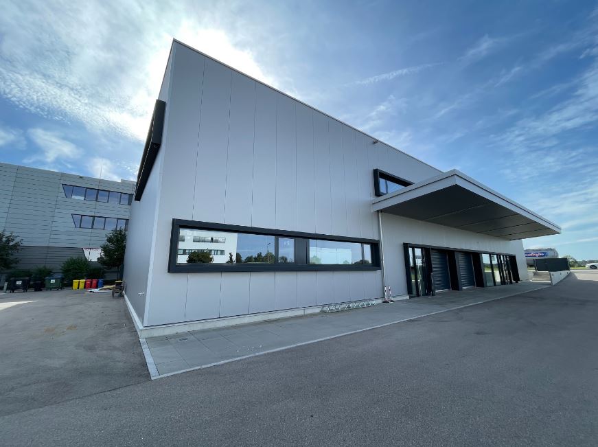 Holzkirchen – Design4Expo bezieht neue Lager- und Produktionsfläche Bild