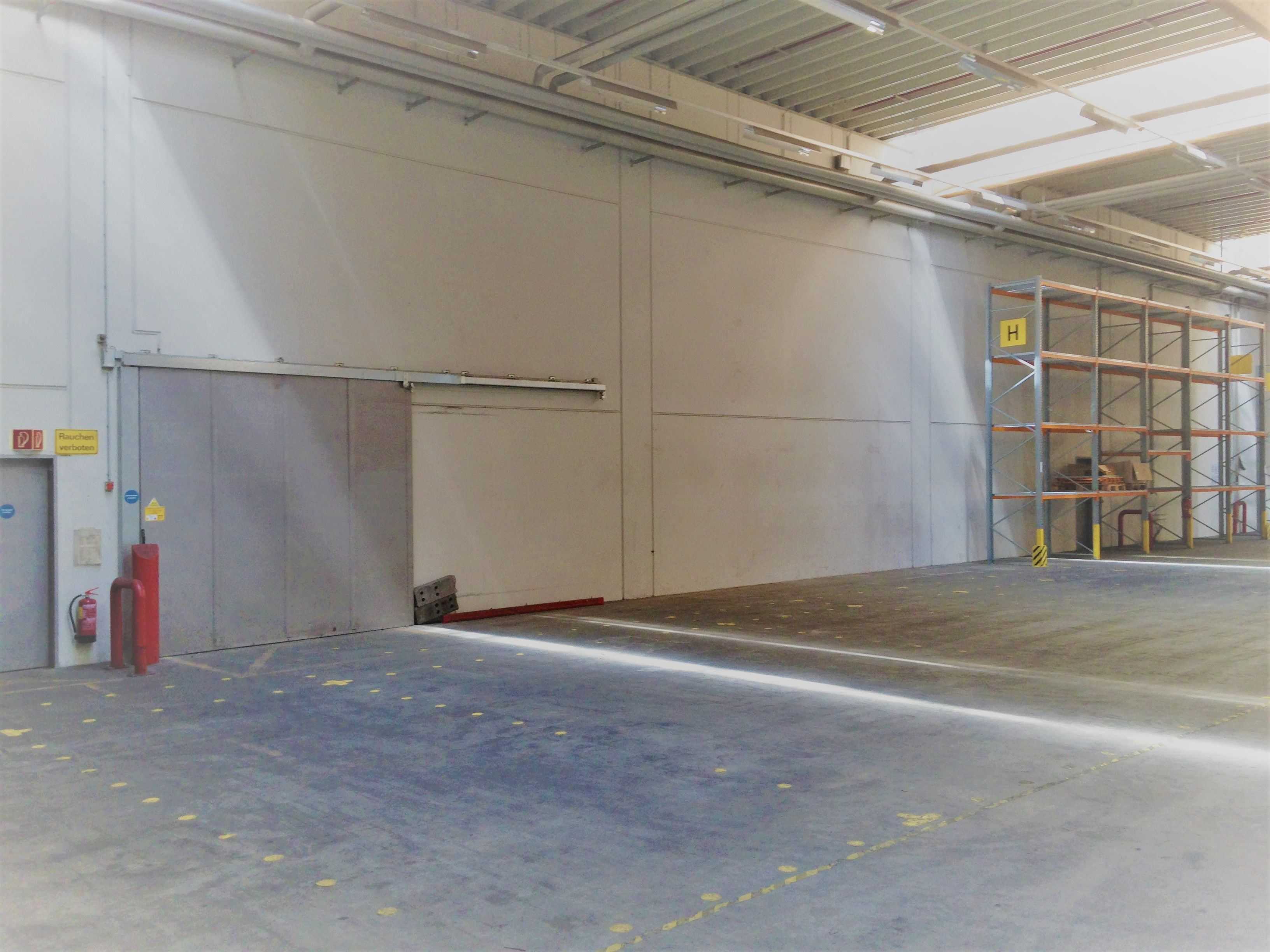 Logivest vermittelt 700 Quadratmeter Büro- und Hallenfläche an enersol GmbH Bild
