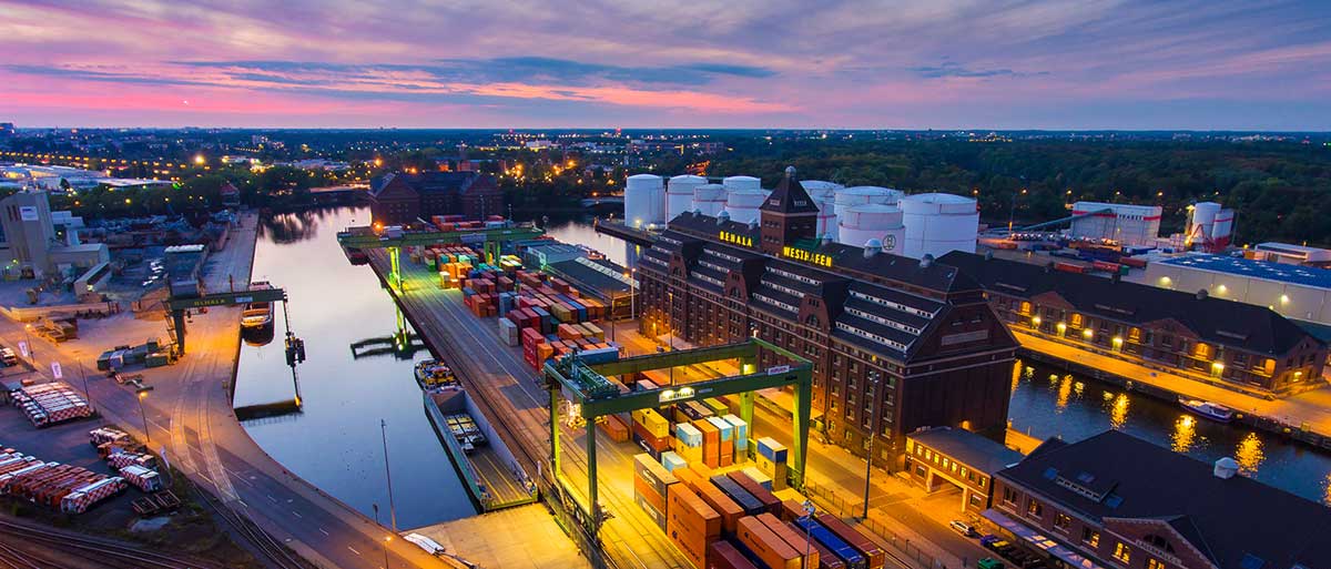 Logivest veröffentlicht Researchpaper zur Entwicklung von Logistikflächen in Häfen Bild