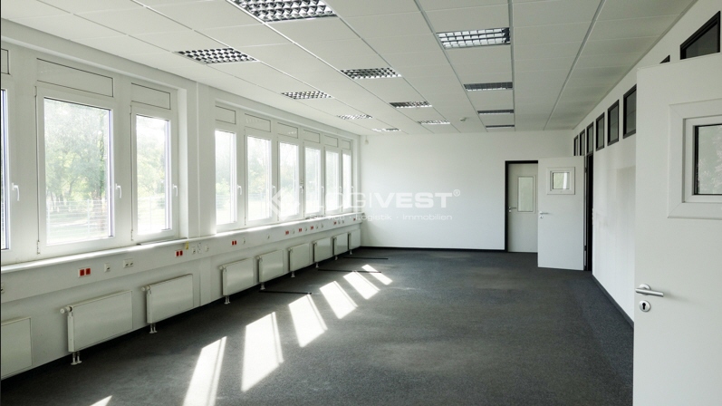 Logivest - Musterbild von Industriehalle – 73308