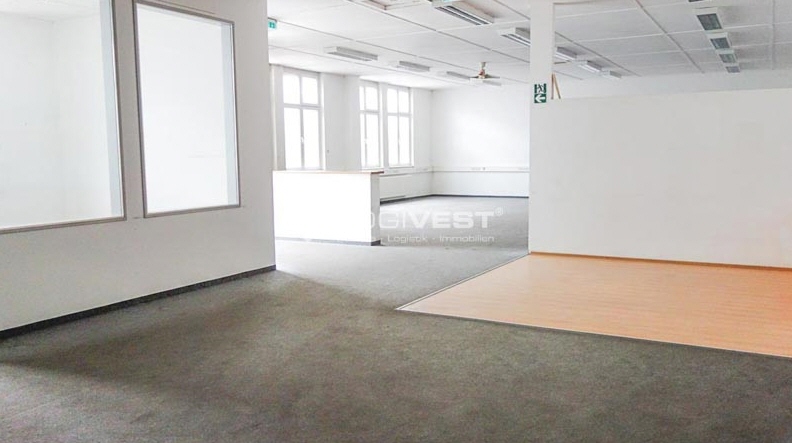 Logivest - Musterbild von Logistikhalle – 73536