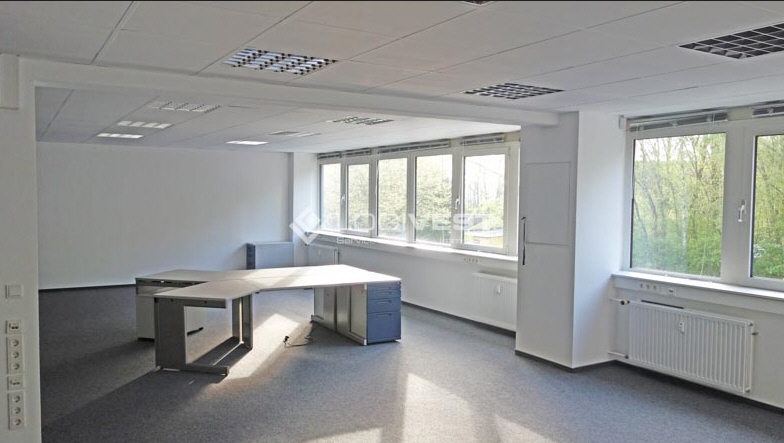 Logivest - Musterbild von Lagerhalle – 76080