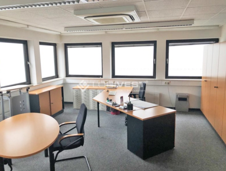 Logivest - Musterbild von Lagerhalle – 76157