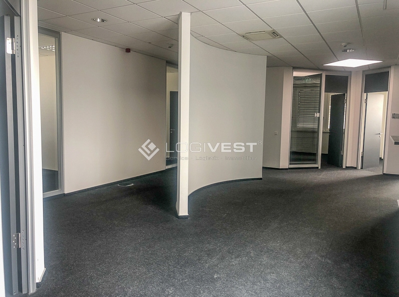 Logivest - Musterbild von Logistikhalle – 77823