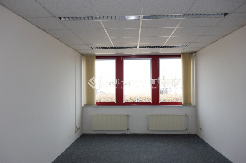 Logivest - Bild von Miethalle – 79222