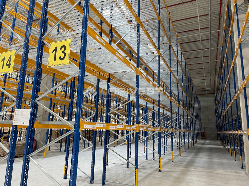 Logivest - Musterbild von Logistikhalle – 80265