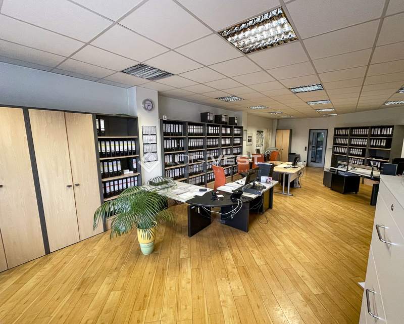 Logivest - Bild von Gewerbehalle – 83688