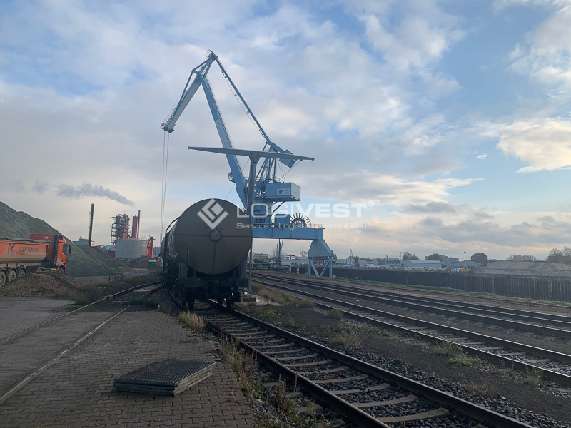 Logivest - Musterbild von Logistikhalle – 84208