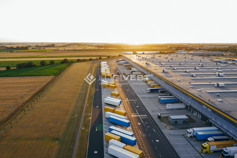 Logivest - Musterbild von Logistikhalle – 93156