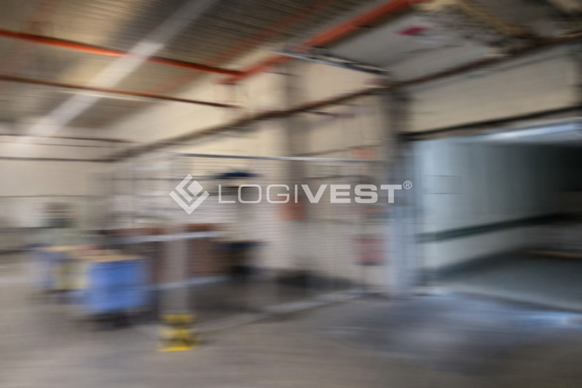 Logivest - Musterbild von Logistikhalle – 94363