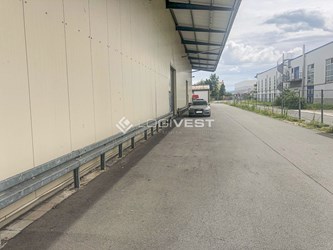 Logivest - Beispiel von Produktionshalle – 70686