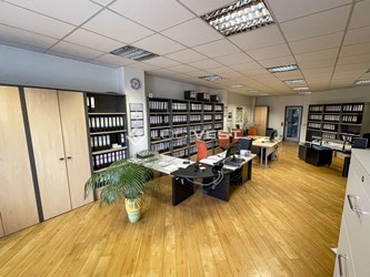 Logivest - Bild von Gewerbeimmobilie – 73081