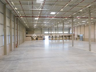 Logivest - Musterbild von Logistikhalle – 73082
