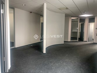 Logivest - Musterbild von Logistikhalle – 77823