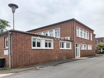 Logivest - Bild von Industriehalle – 84315