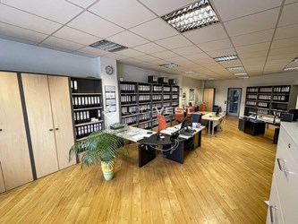 Logivest - Musterbild von Lagerhalle – 84360