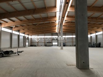 Logivest - Bild von Gewerbehalle – 86490