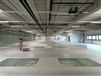 Logivest - Musterbild von Lagerhalle – 86663
